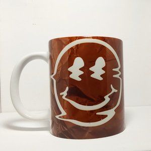 Handmade - Funny smiling face - melting into the background - inexpensive gift